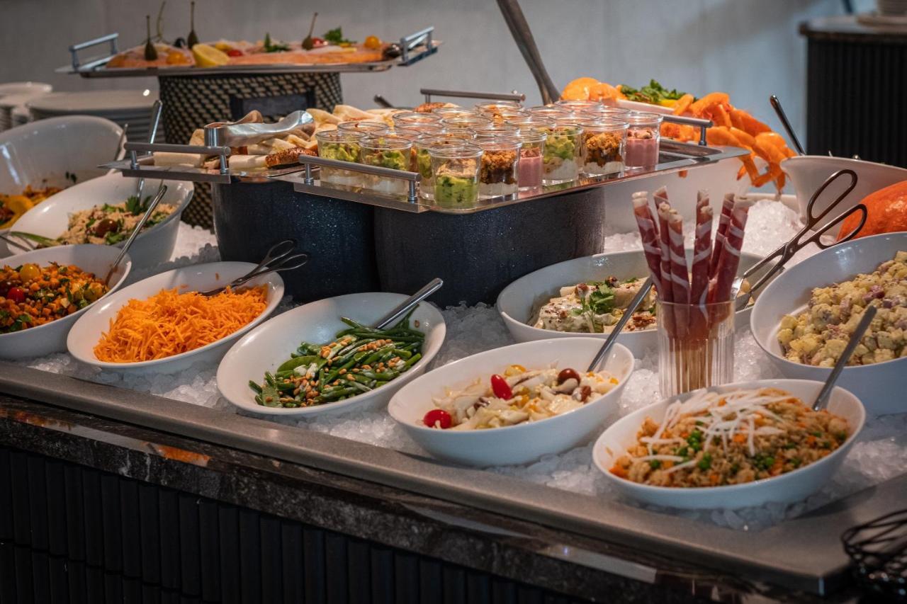 Golden Tulip Lyon Ouest Techlid Hotel & Spa Limonest Dış mekan fotoğraf