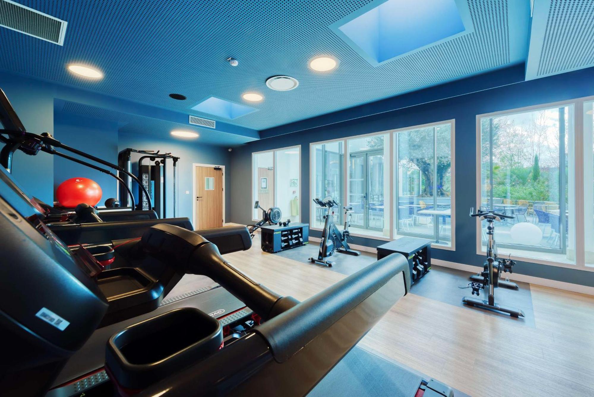 Golden Tulip Lyon Ouest Techlid Hotel & Spa Limonest Dış mekan fotoğraf