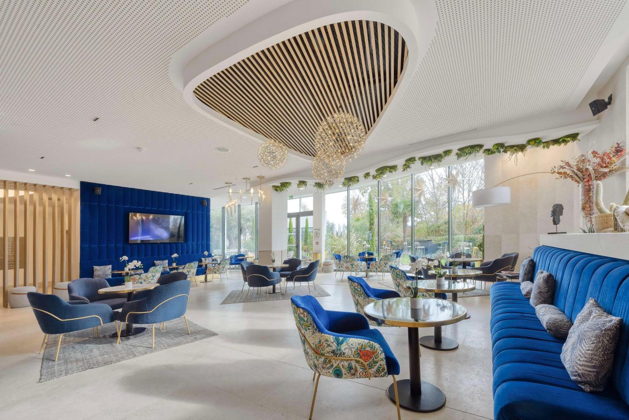 Golden Tulip Lyon Ouest Techlid Hotel & Spa Limonest Dış mekan fotoğraf