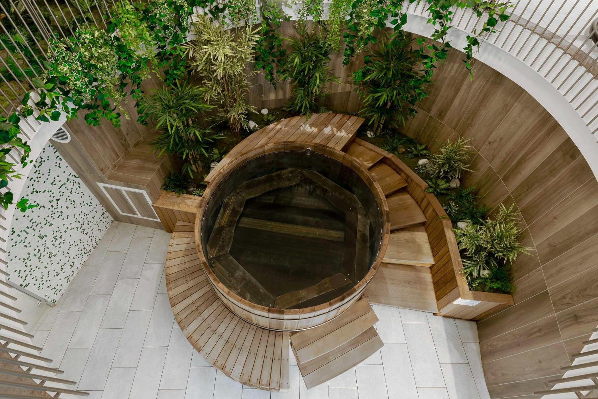 Golden Tulip Lyon Ouest Techlid Hotel & Spa Limonest Dış mekan fotoğraf