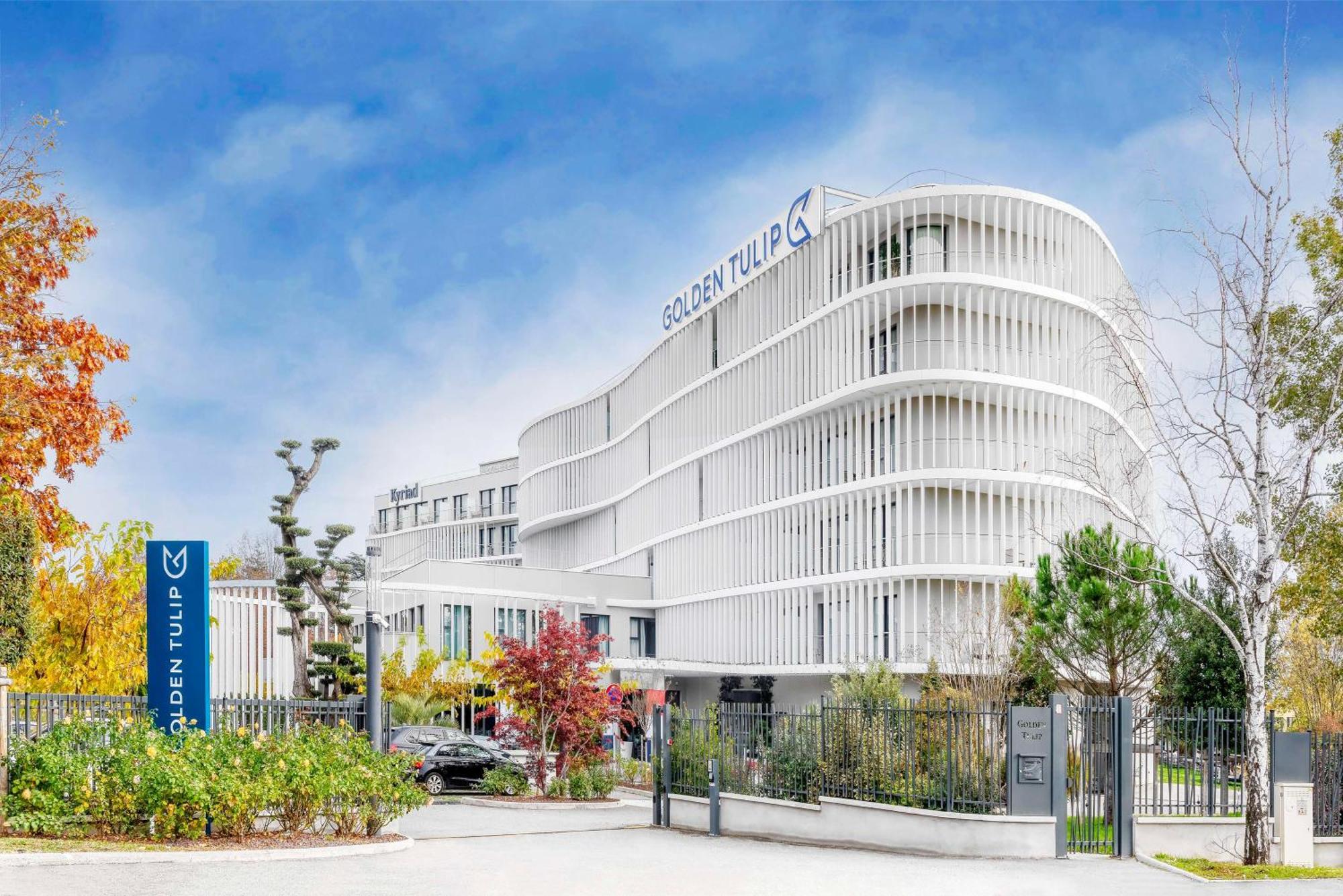 Golden Tulip Lyon Ouest Techlid Hotel & Spa Limonest Dış mekan fotoğraf
