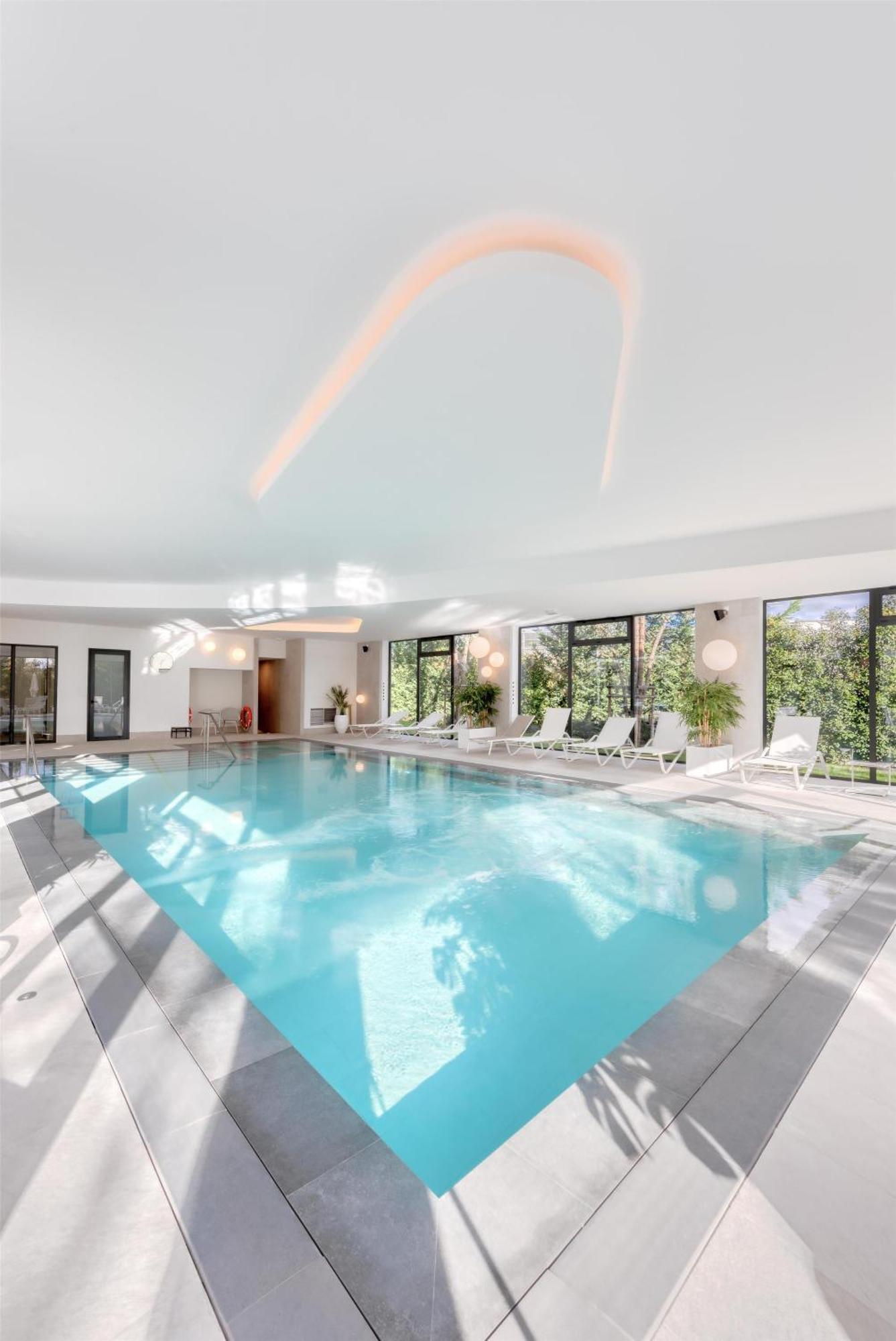 Golden Tulip Lyon Ouest Techlid Hotel & Spa Limonest Dış mekan fotoğraf